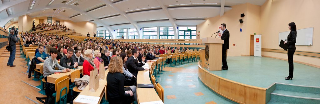 Лекционные залы университета в Лодзи - Polska Consult TM